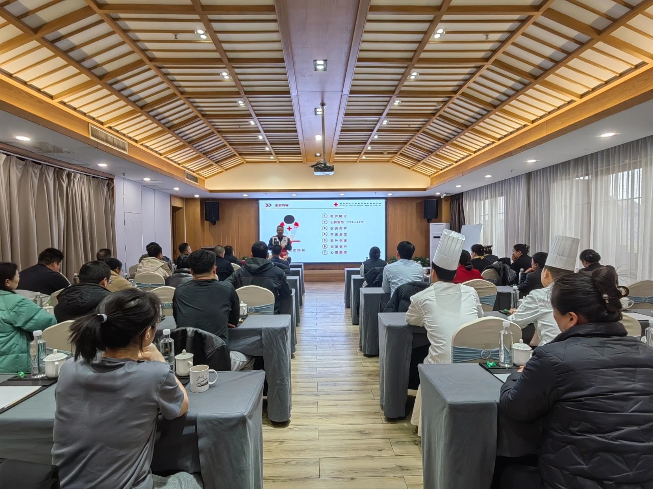西安市红十字应急救护服务中心走进企业种下安全的“种子”之一(走进陕西罗德企业)