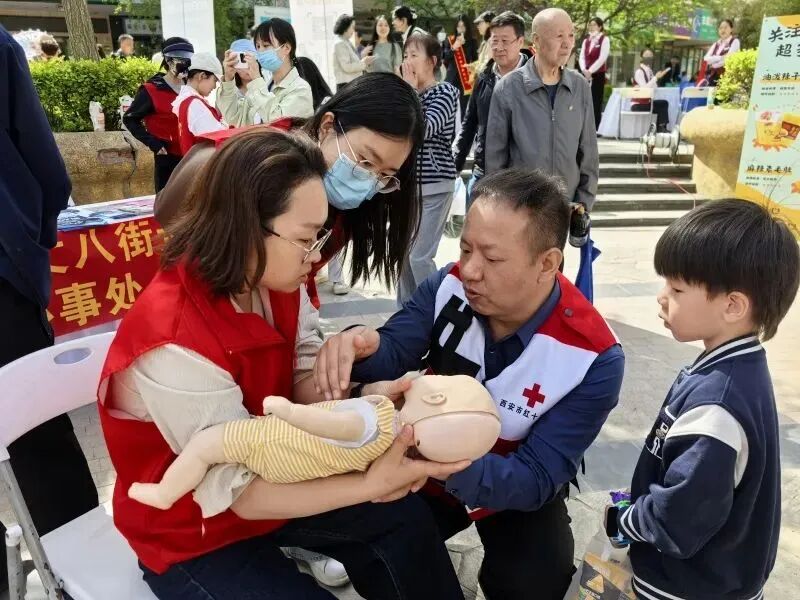 “救”在指尖 爱在身边
