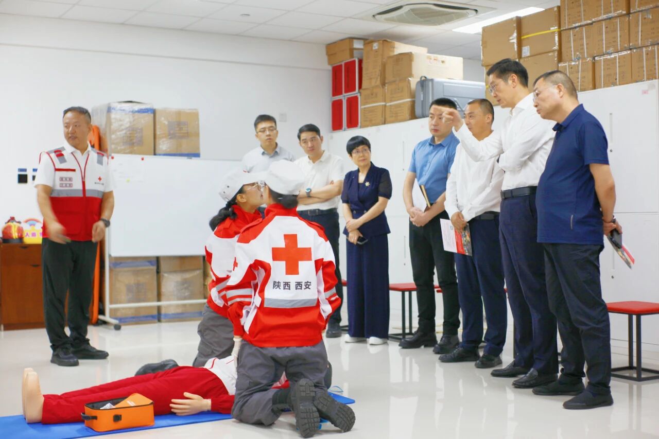王征副市长在调研市红十字会工作时强调:发挥特色优势 打造应急救护金名片