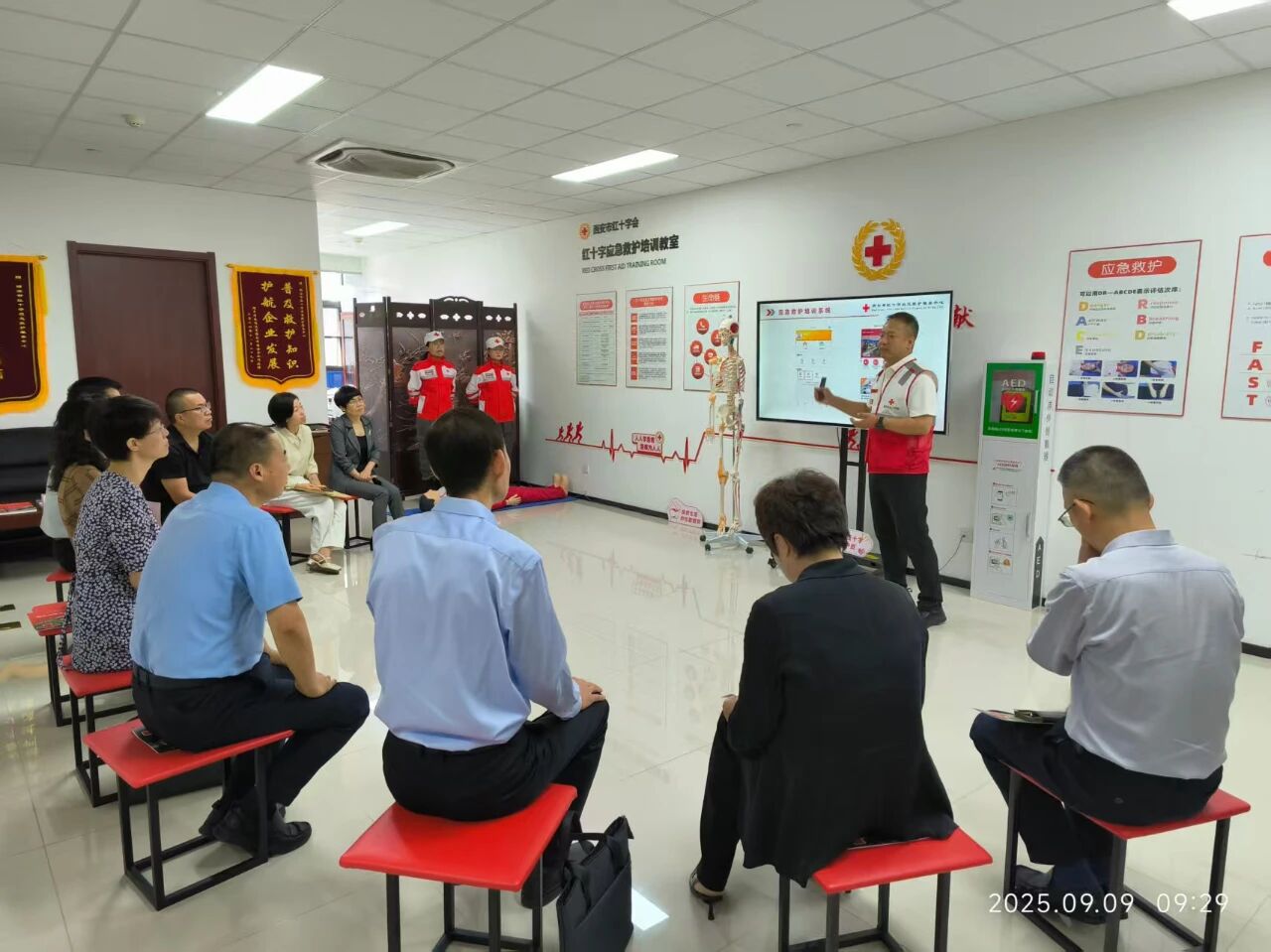 西安市人大教科文卫委调研红十字应急救护救援工作:推进“救”在身边 筑牢市民安全防线