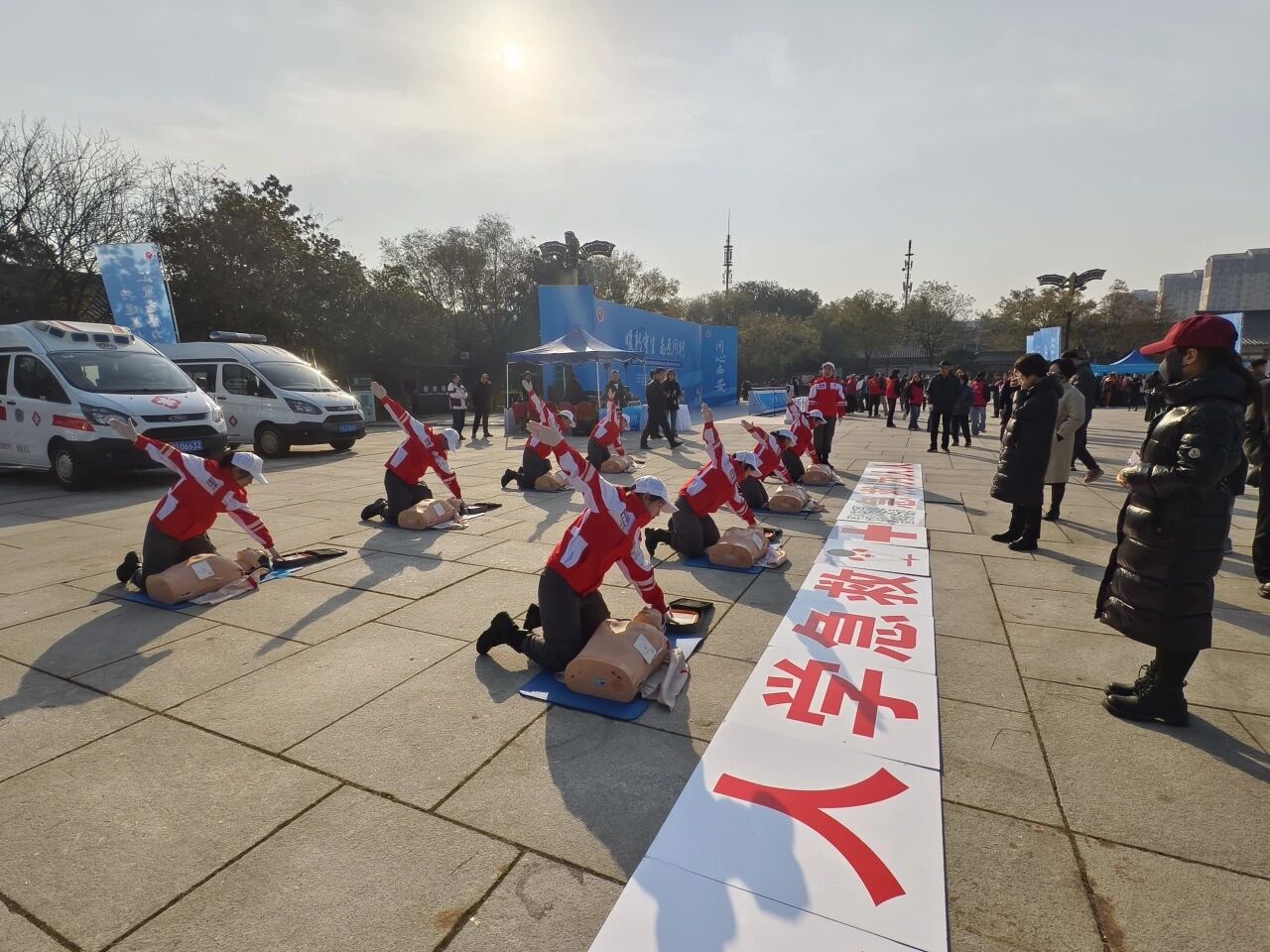 服务新群体 筑牢生命线——市红十字应急救护服务中心为城市“摆渡人”开展应急救护培训侧记