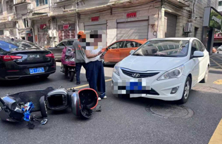 路遇事故，他们的选择是挺身而出